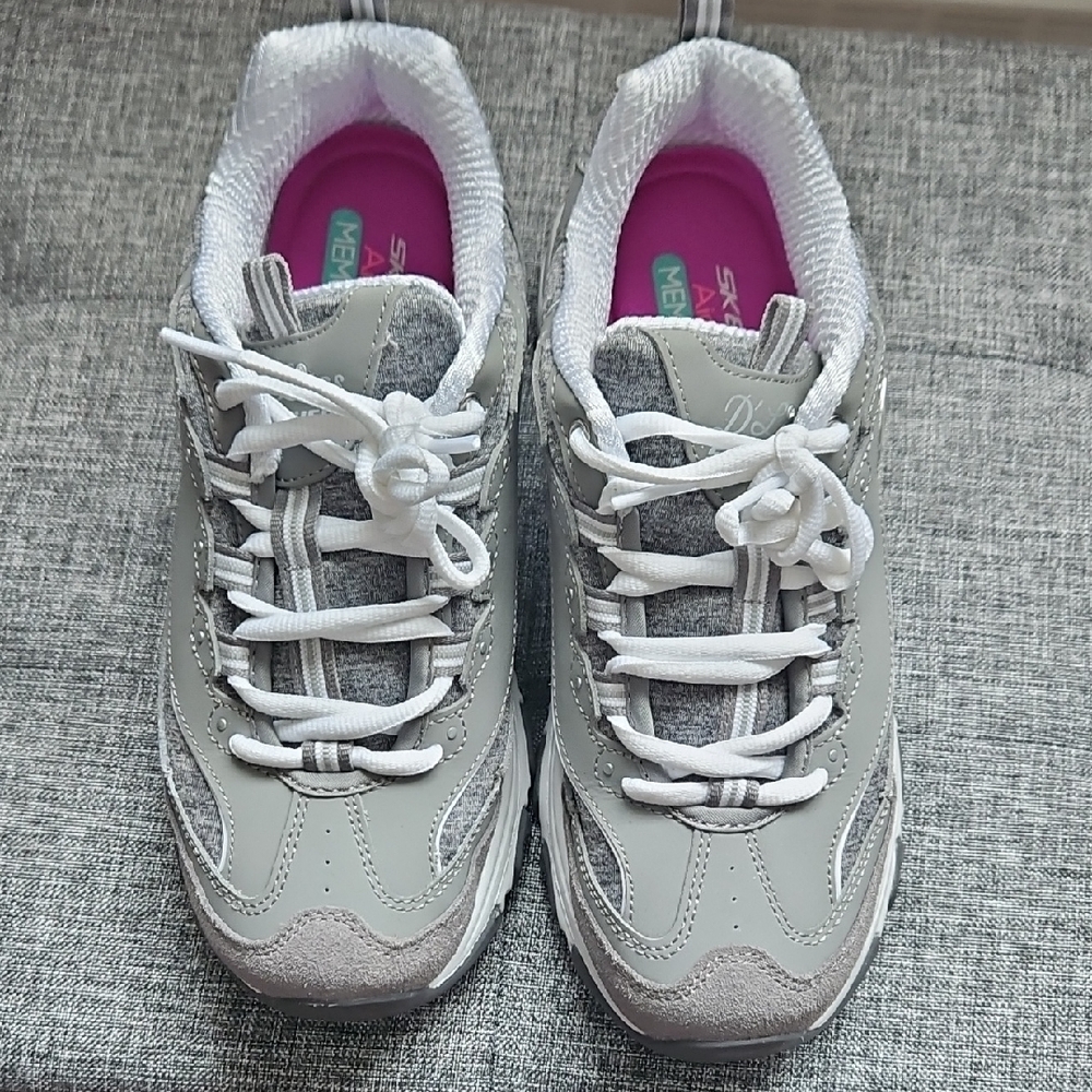Skechers D'Lites "Me Time" Womans Sneakers